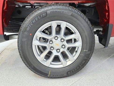 Used 2023 Chevrolet Silverado 1500 LT AWD/4WD image 25