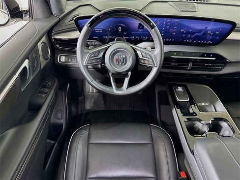 Used 2025 Buick Enclave Avenir image 22