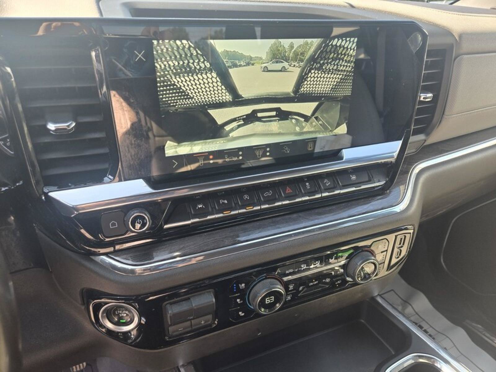 Used 2024 Chevrolet Silverado 1500 LTZ AWD/4WD image 9