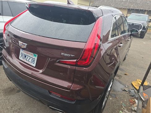 Used 2023 Cadillac XT4 Luxury w/ Cold Weather Package AWD/4WD image 2