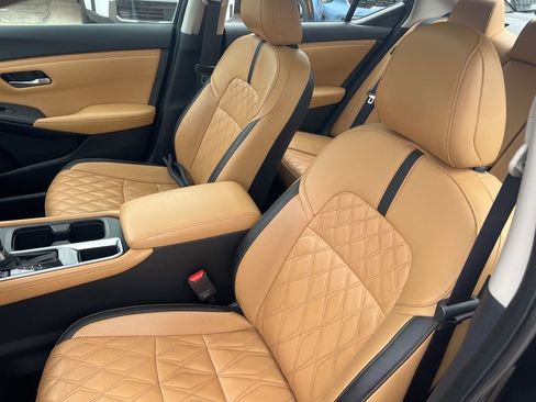 Certified 2022 Nissan Sentra SV w/ SV Premium Package image 5