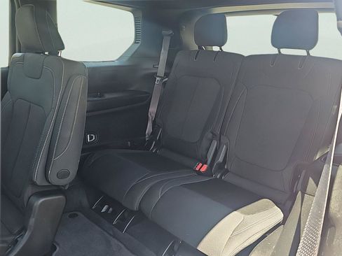 Used 2025 Jeep Grand Cherokee L Laredo RWD image 26