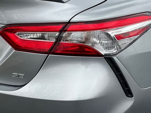 Used 2020 Toyota Camry SE image 25