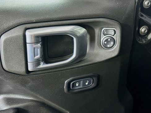 Used 2022 Jeep Gladiator Mojave w/ Cold Weather Group AWD/4WD image 20