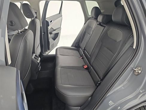 Used 2024 Volkswagen Taos SE image 22