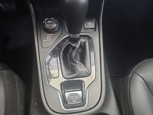 Used 2019 Jeep Cherokee Limited AWD/4WD image 26