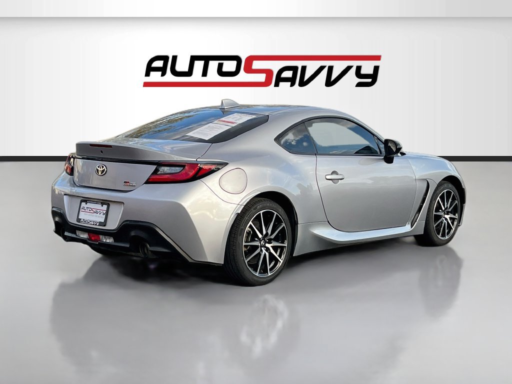 Used 2023 Toyota GR86 RWD image 7