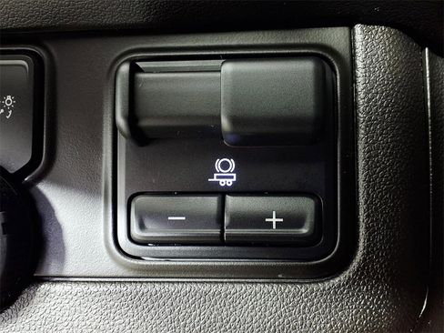 Used 2021 Chevrolet Tahoe LT w/ LT Signature Package image 22