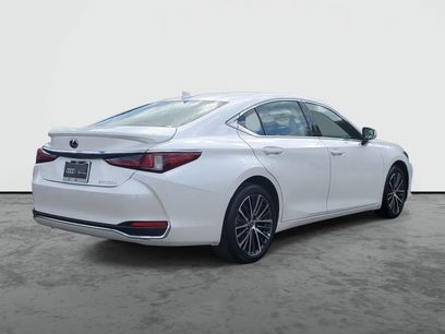 Used 2025 Lexus ES 300h w/ Premium Package