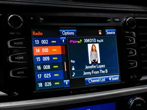 Used 2018 Toyota Highlander XLE FWD image 30