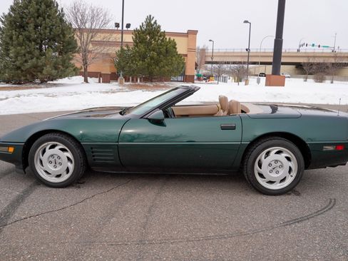 Used 1992 Chevrolet Corvette 2dr Convertible image 6