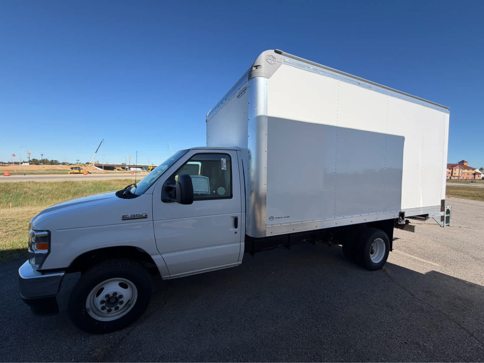 New 2027 Ford E-350 and Econoline 350 Super Duty w/ Power Equipment Group RWD image 2