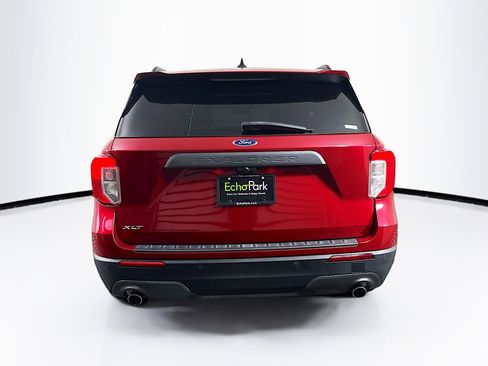 Used 2022 Ford Explorer XLT w/ Equipment Group 202A image 7