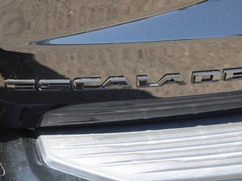 Used 2023 Cadillac Escalade V AWD/4WD image 9
