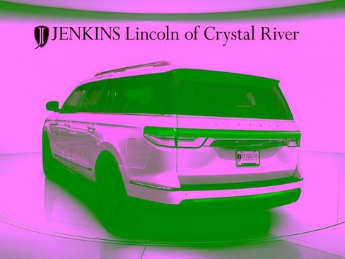 Certified 2024 Lincoln Navigator L Reserve AWD/4WD image 7