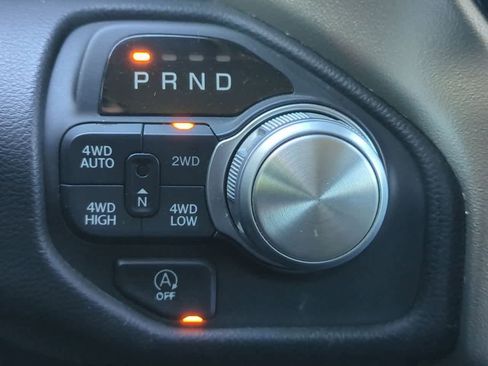 Used 2019 RAM 1500 Laramie image 33