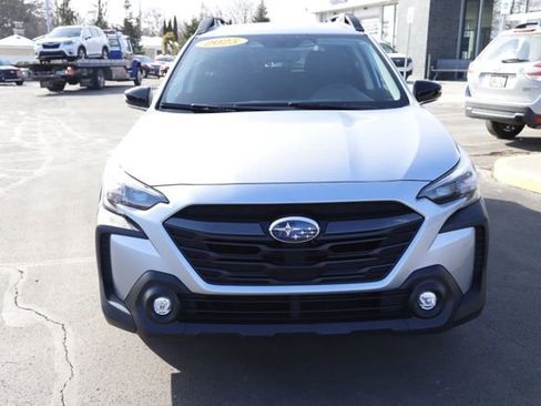 Used 2025 Subaru Outback Premium w/ Popular Package #1A image 10