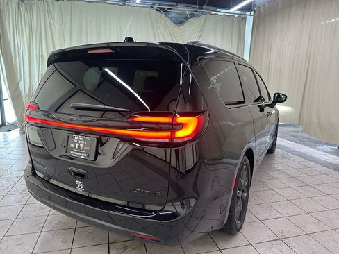 Used 2026 Chrysler Pacifica Limited w/ S Appearance Package FWD image 5