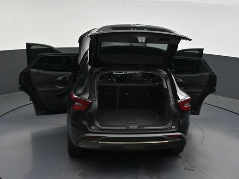 Used 2025 Chevrolet Trax ACTIV w/ Driver Confidence Package FWD image 36