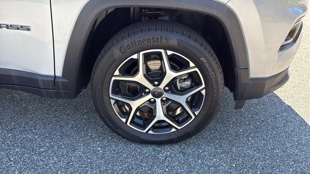 Certified 2025 Jeep Compass Limited AWD/4WD image 11