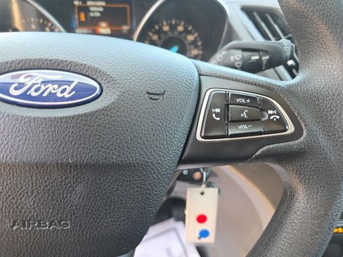 Used 2018 Ford Escape SE FWD image 12