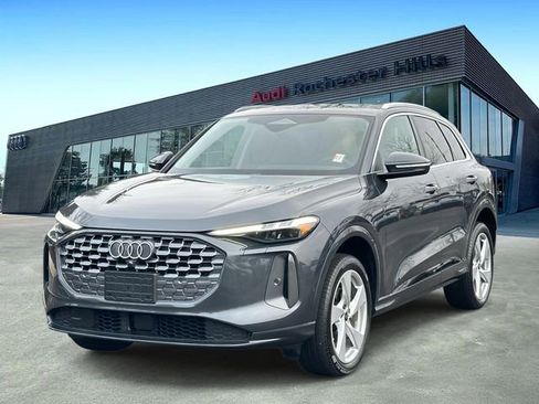 Certified 2025 Audi Q5 Premium Plus w/ Premium Plus image 1