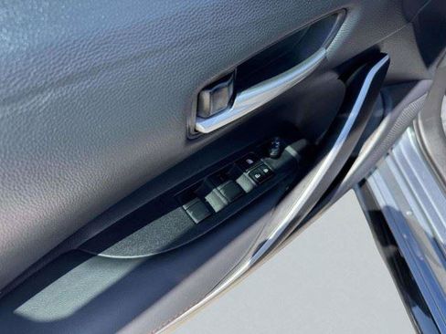Used 2025 Toyota Corolla SE FWD image 20