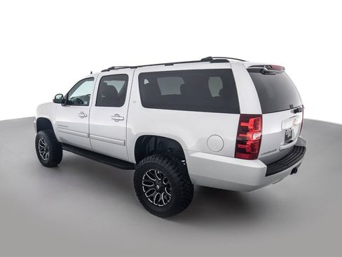 Used 2013 Chevrolet Suburban LT w/ Luxury Package AWD/4WD image 7