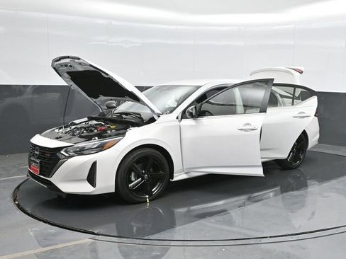 Used 2025 Nissan Sentra SR image 49