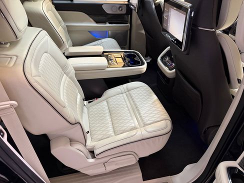 Used 2020 Lincoln Navigator L Black Label w/ Cargo Convenience Package AWD/4WD image 51