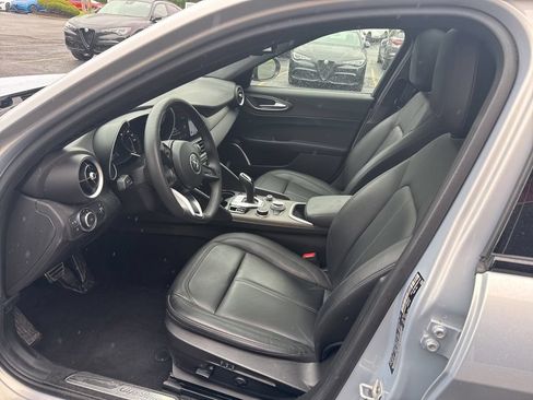Used 2023 Alfa Romeo Giulia Ti AWD/4WD image 27