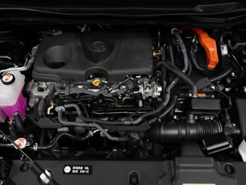 Used 2025 Toyota Sienna XLE w/ XLE Plus Package AWD/4WD image 32