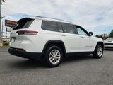 Used 2023 Jeep Grand Cherokee L Laredo image 3