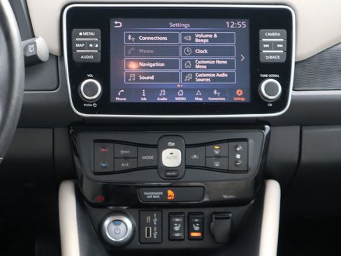 Used 2020 Nissan Leaf SL Plus image 14