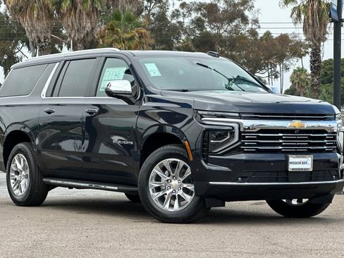 New 2025 Chevrolet Suburban Premier image 2