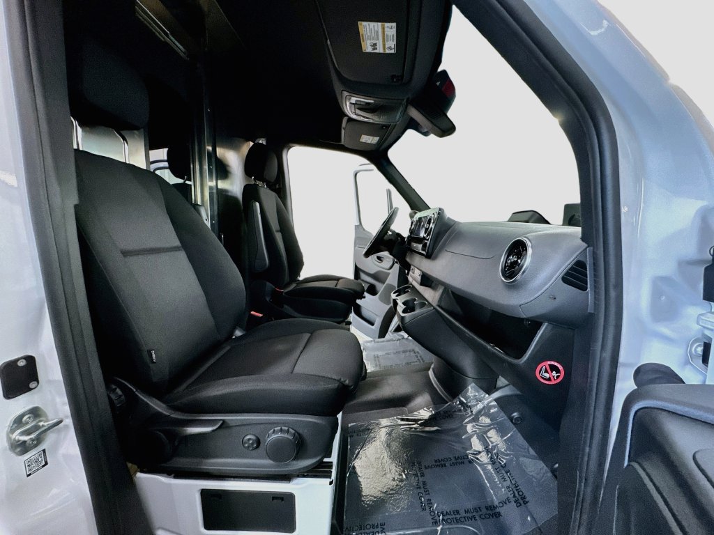 Used 2026 Mercedes-Benz Sprinter 2500 image 34