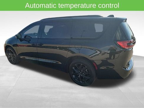 Used 2023 Chrysler Pacifica Limited w/ S Appearance Package AWD/4WD image 12