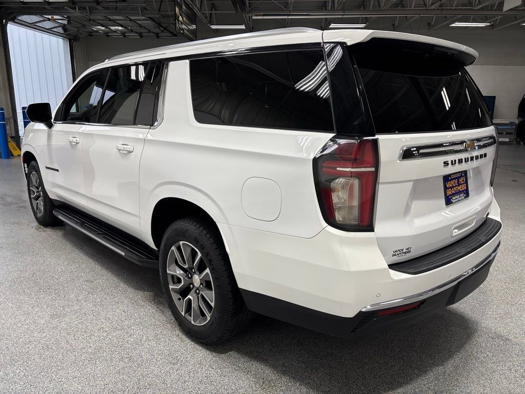Used 2022 Chevrolet Suburban LT AWD/4WD image 5