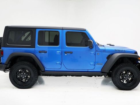 Used 2024 Jeep Wrangler Unlimited image 3