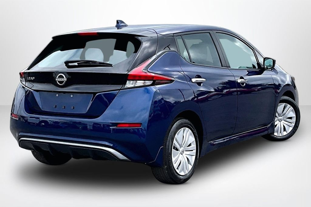 Used 2025 Nissan Leaf S FWD image 6