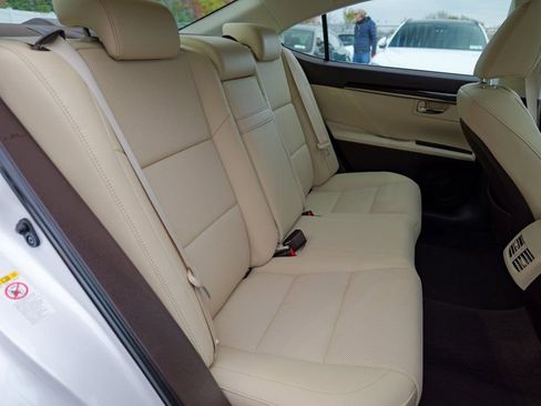 Used 2018 Lexus ES 350 w/ Premier Package image 32