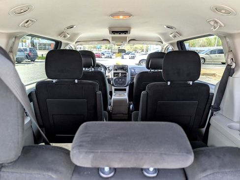 Used 2015 Dodge Grand Caravan SXT image 7