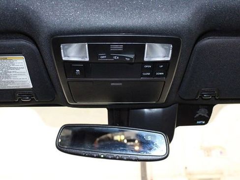 Used 2018 Toyota Tacoma Limited image 27