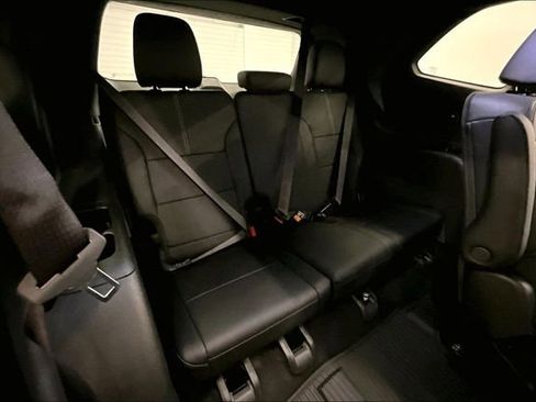 Used 2025 GMC Acadia Elevation w/ Elevation Premium Package image 32