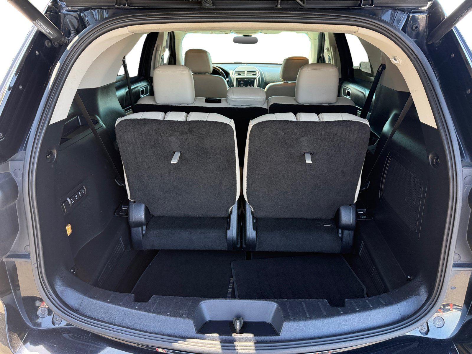 Used 2016 Ford Explorer Platinum AWD/4WD image 17