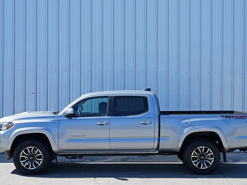 Used 2020 Toyota Tacoma TRD Sport image 44