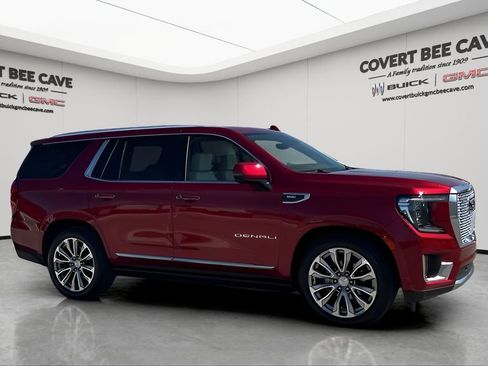 Used 2024 GMC Yukon Denali w/ Denali Reserve Package image 12