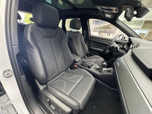 New 2025 Audi Q3 2.0T Premium image 23