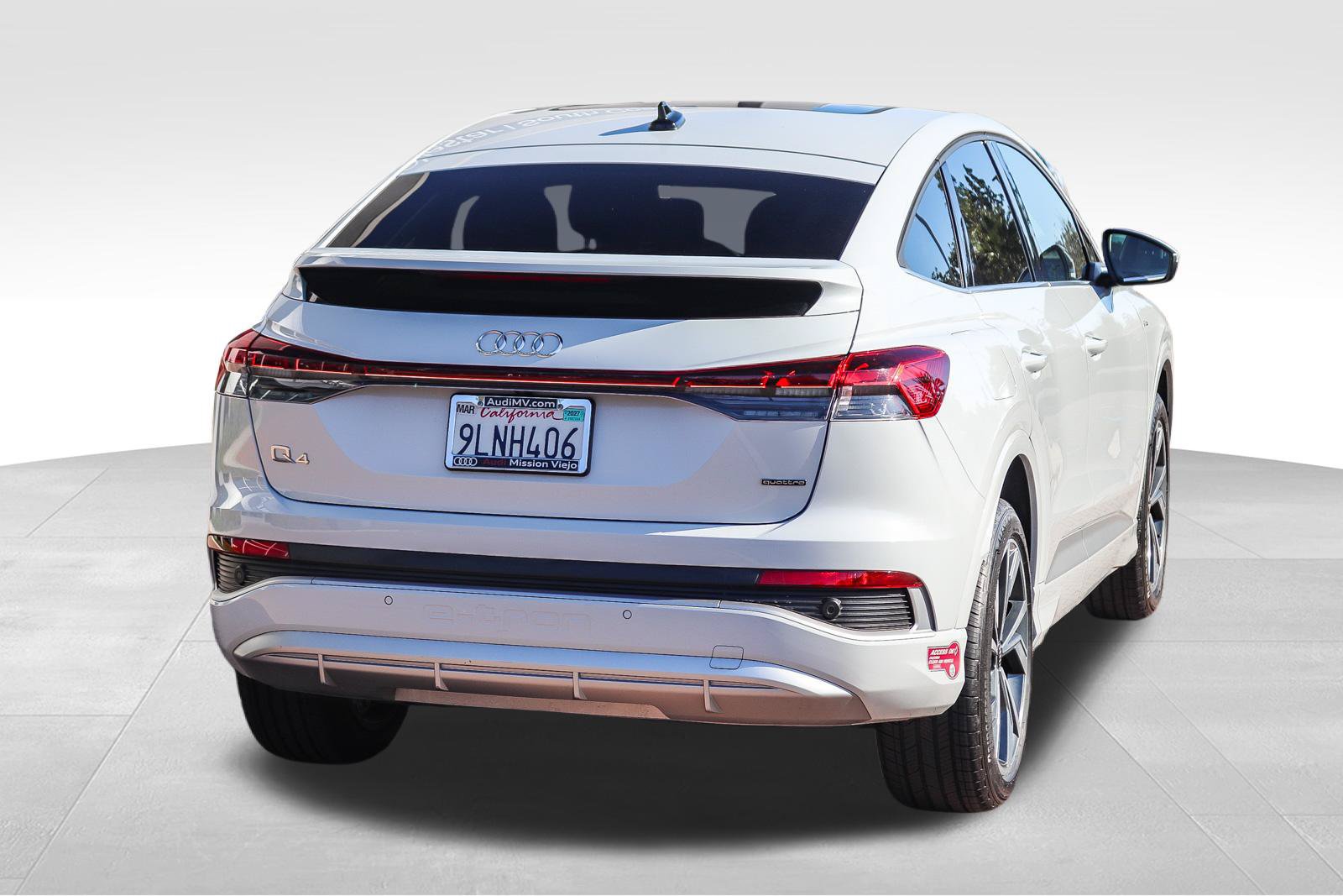 Certified 2024 Audi Q4 e-tron Premium w/ Convenience Package AWD/4WD image 8