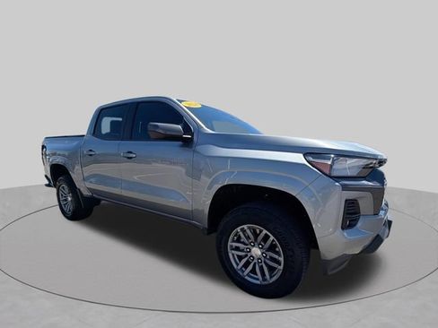 Used 2024 Chevrolet Colorado LT w/ LT Convenience Package II RWD image 2
